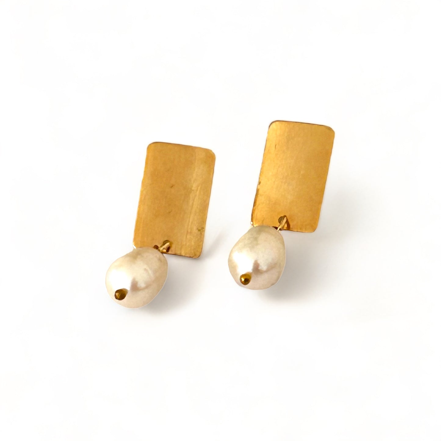 SIMPLY BEAUTIFUL PEARL mid-size earrings