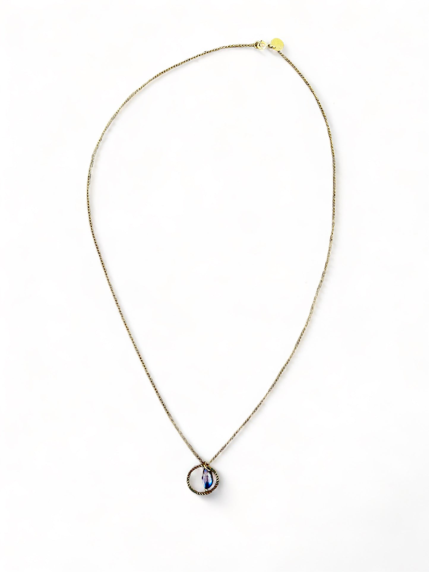 A TOUCH OF DREAMSHINES COLOR PEARL mid-sized necklace